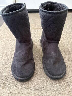 Women’s faux suede boots